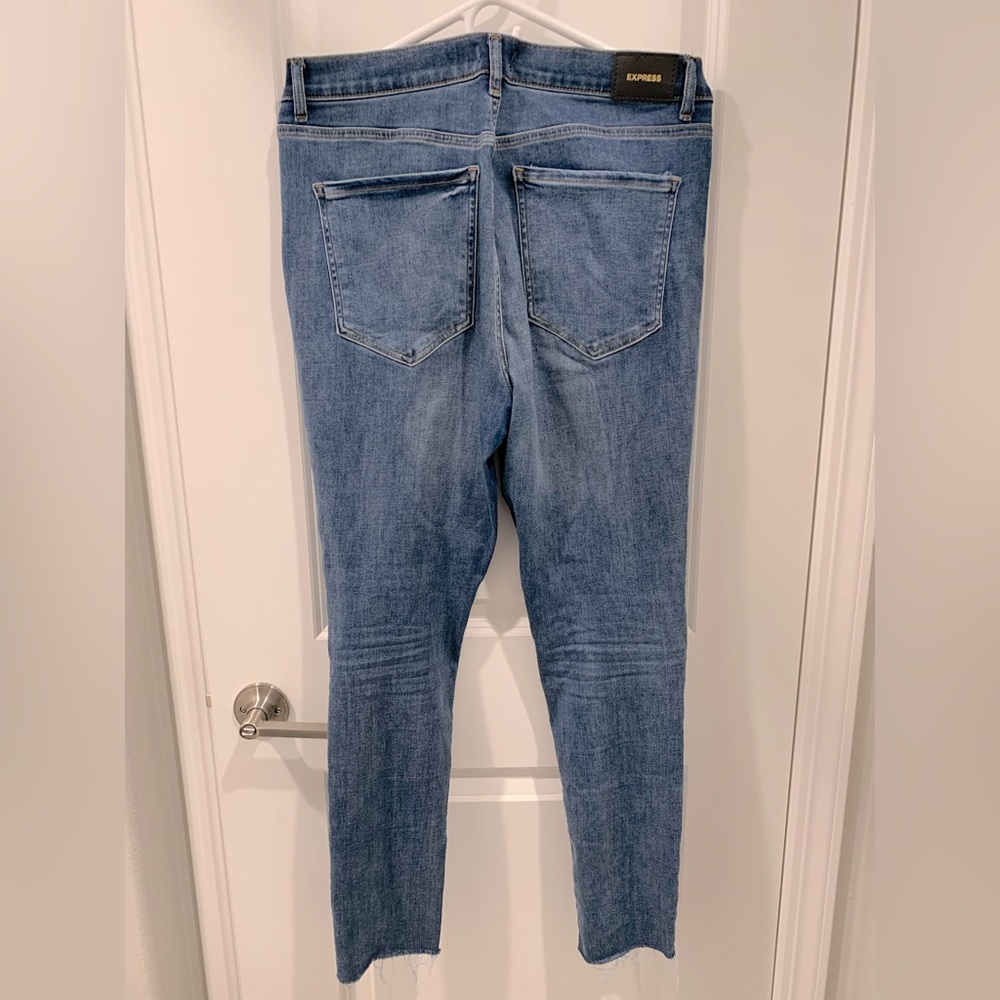 EXPRESS Skinny High-Rise Jeans - Picture 2 of 3